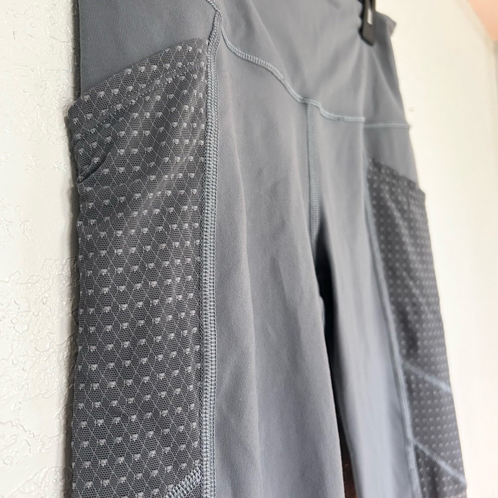 Victoria’s Secret Gray Patterned Mesh Leggings